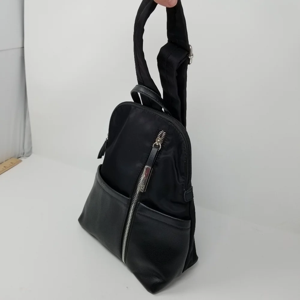 TUTILO New York Black Backpack One Shoulder 5 pocket Size 10X11 Inches FLAW